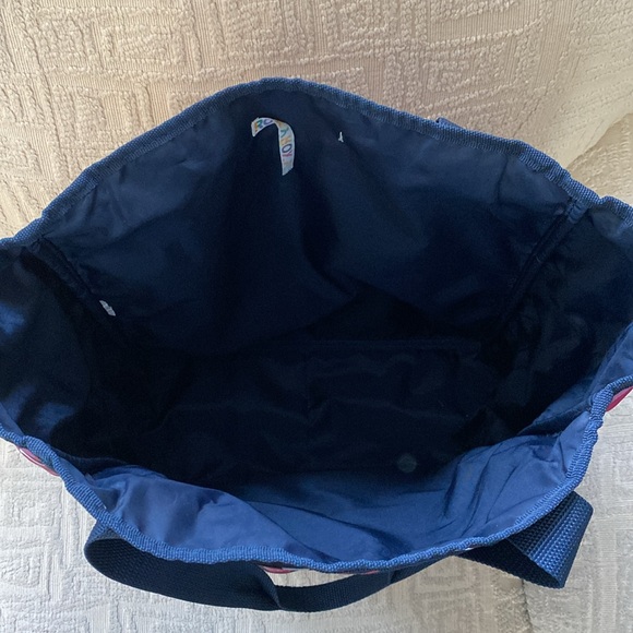 Cute Water Resistant Tote - Picture 3 of 6